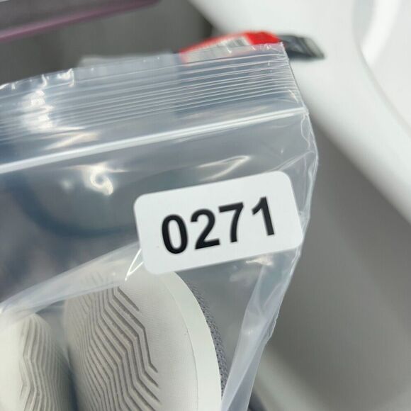 Kizik Men's Madrid Sneaker Casual Shoe Size 9.5 Gray Eco Knit Hands Free Slip On - Picture 11 of 11